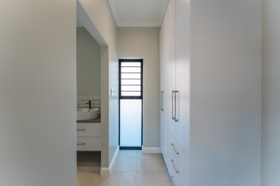 3 Bedroom Property for Sale in Wavecrest Eastern Cape